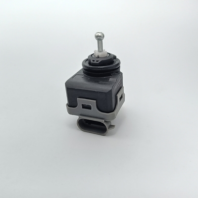 Nissan độ đèn pha điều chỉnh động cơ nhựa đen